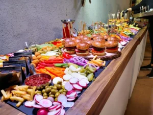 חגיגה קולינרית לשולחן שוק מרהיב